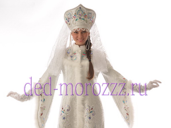 Представление Деда Мороза и Снегурочки на массовом утреннике